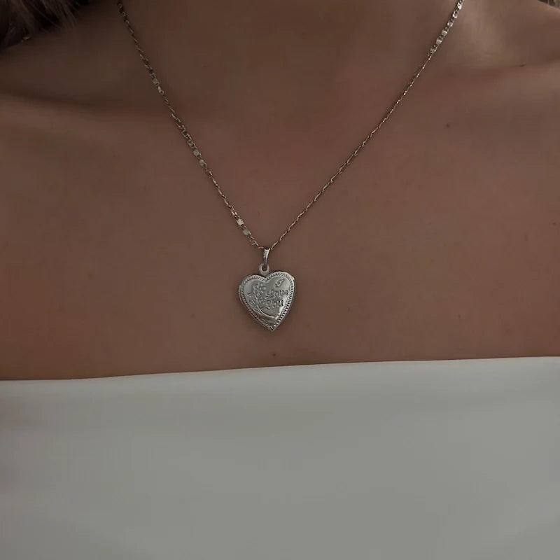 Loving Locket Necklace [Silver]