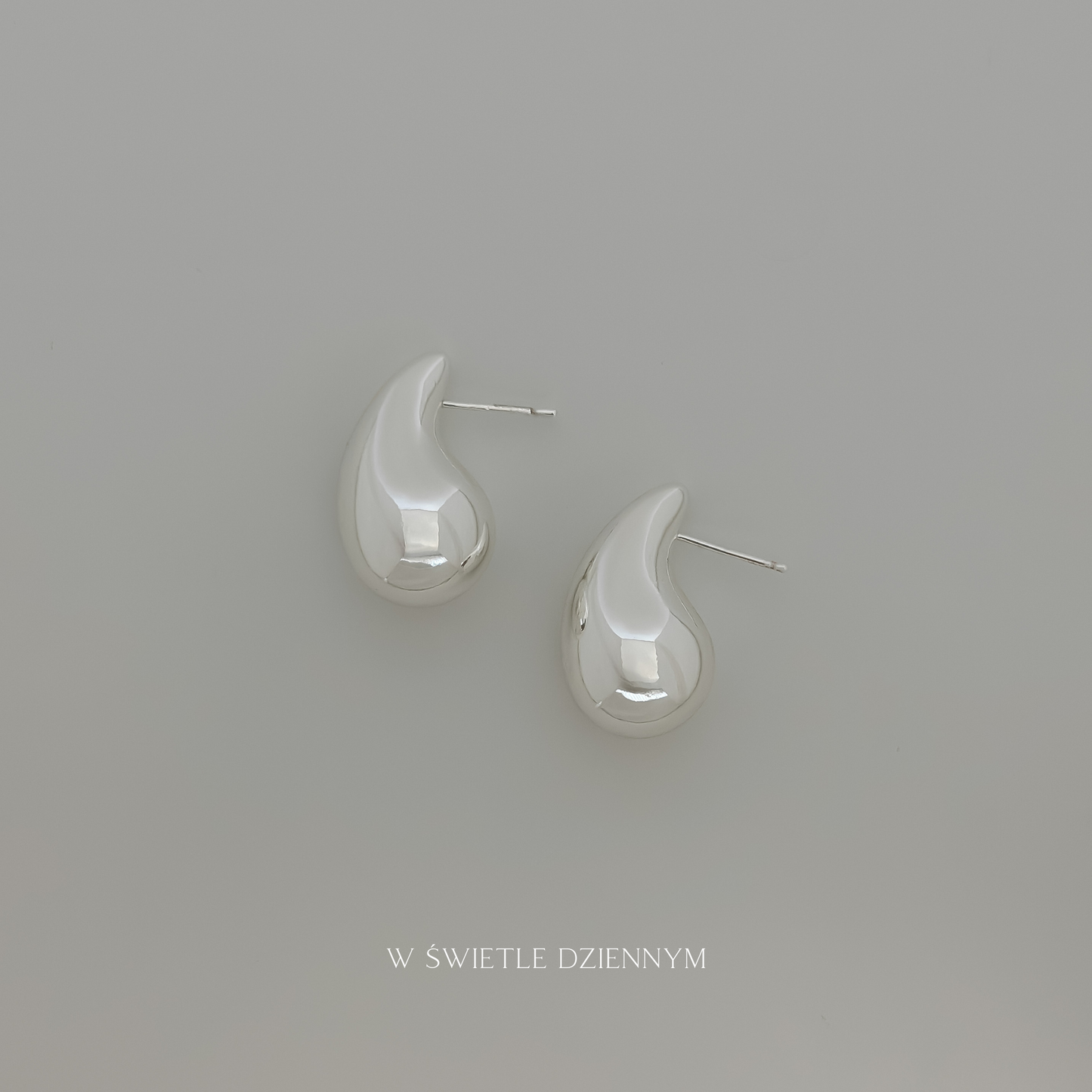 Teardrop Studs [Silver]
