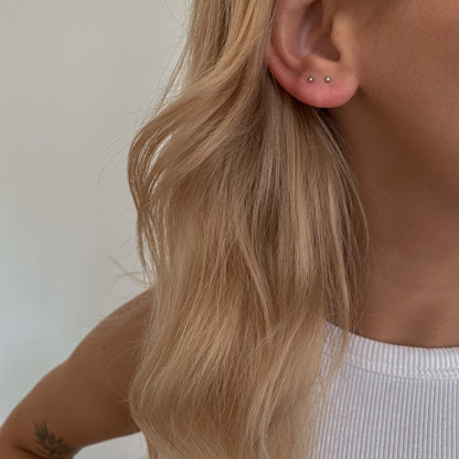 Tiny Drops Studs [Silver]