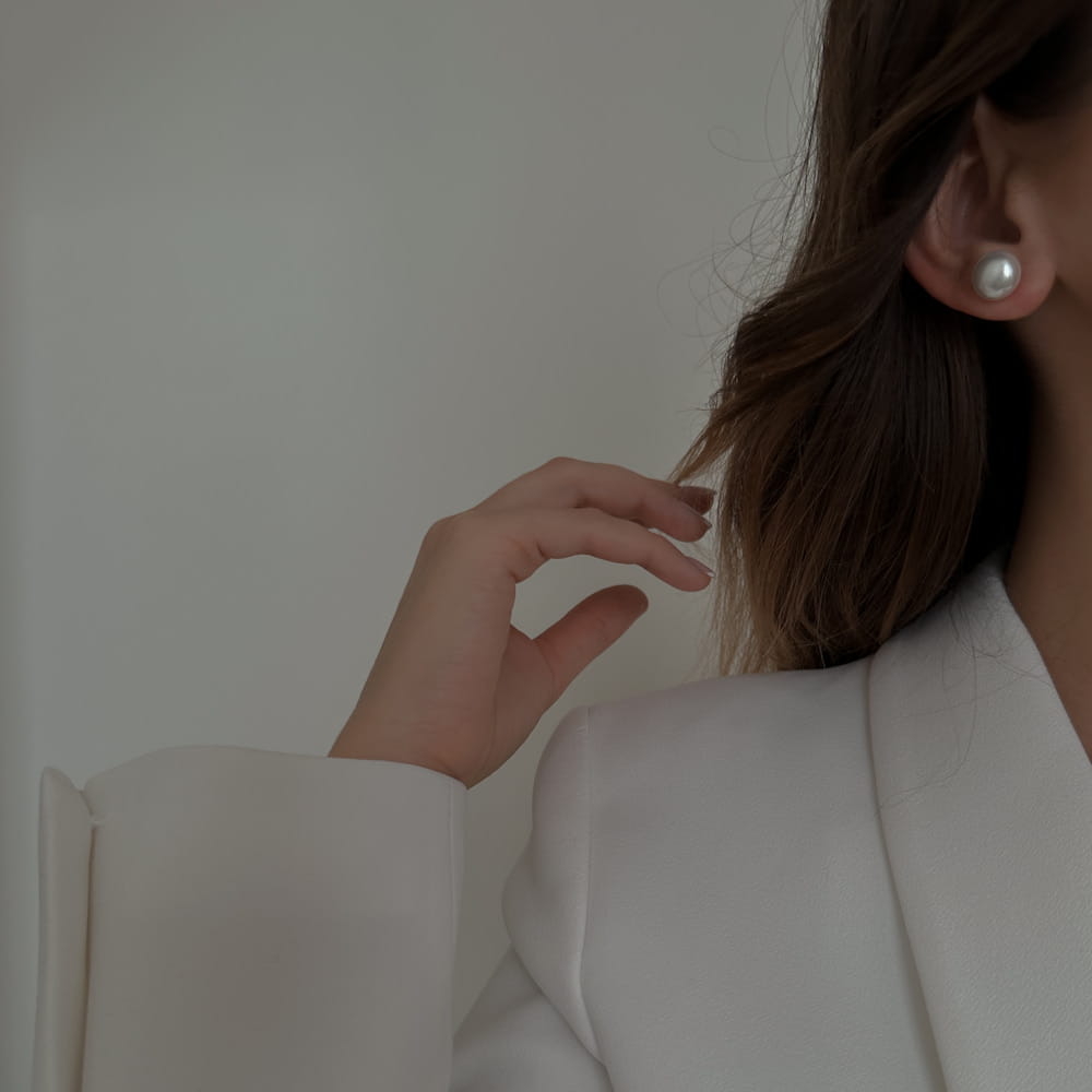 Pearl Studs [Silver]