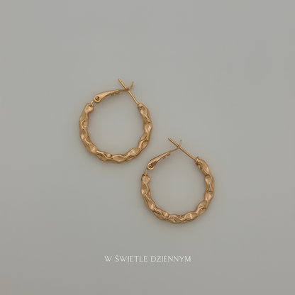 Isabella Hoops